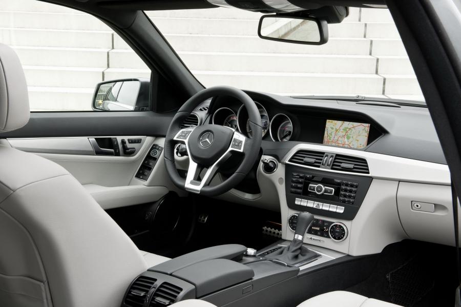  Mercedes-Benz C-Class 2011 года  (фото 3 из 23)
